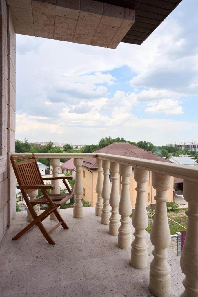 7Days Hotel Almaty Esterno foto