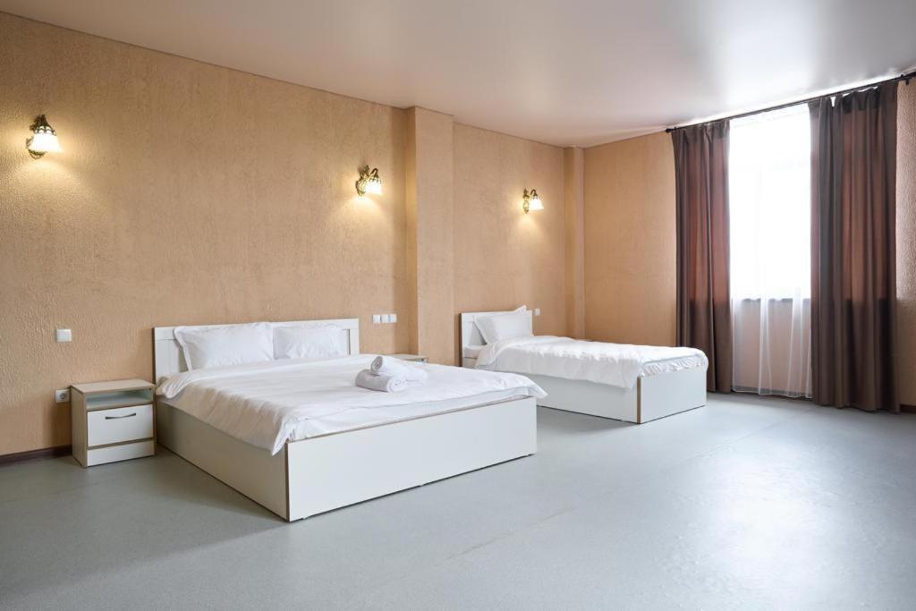 7Days Hotel Almaty Esterno foto