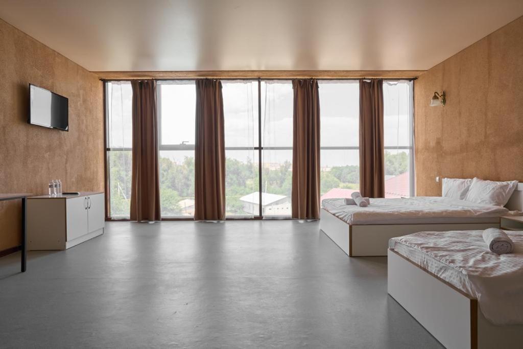7Days Hotel Almaty Esterno foto
