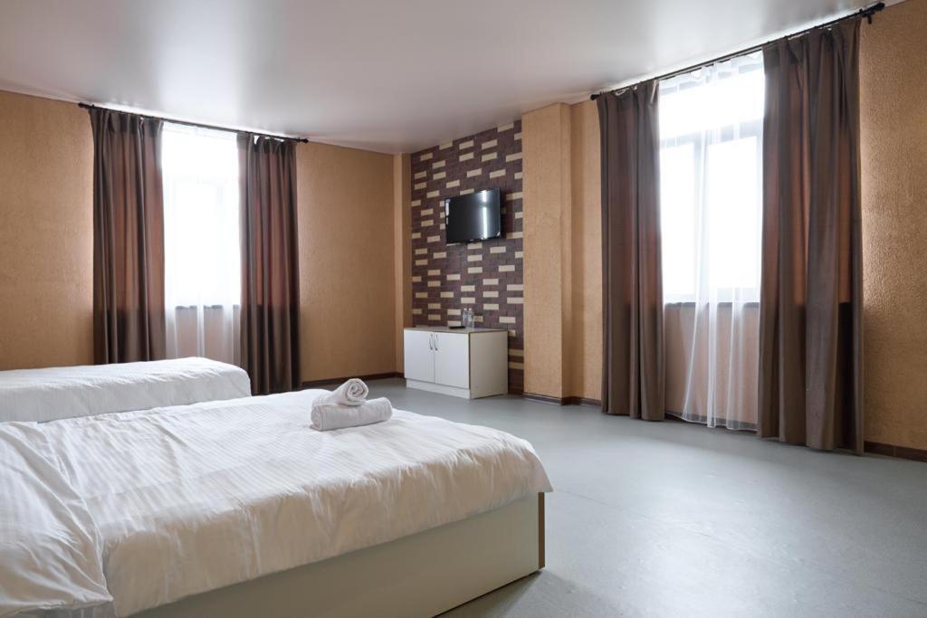 7Days Hotel Almaty Esterno foto