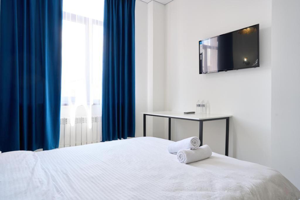 7Days Hotel Almaty Esterno foto